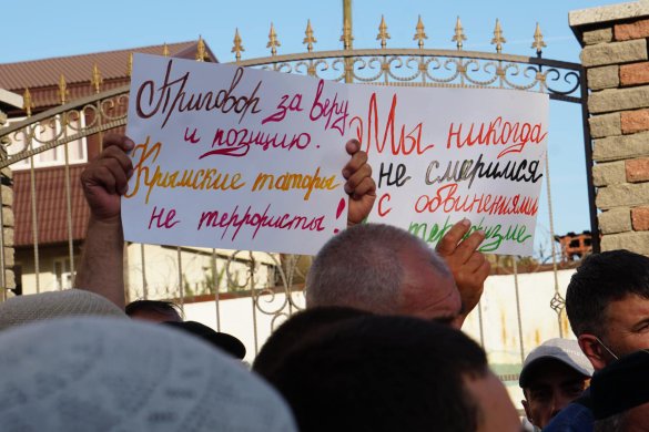 Crimean Tatar activists in front of the Southern District Military Court before the announcement of the verdict for the defendants of the Second Bakhchysarai Group, 16 September 2020 / Photo: Crimean Solidarity