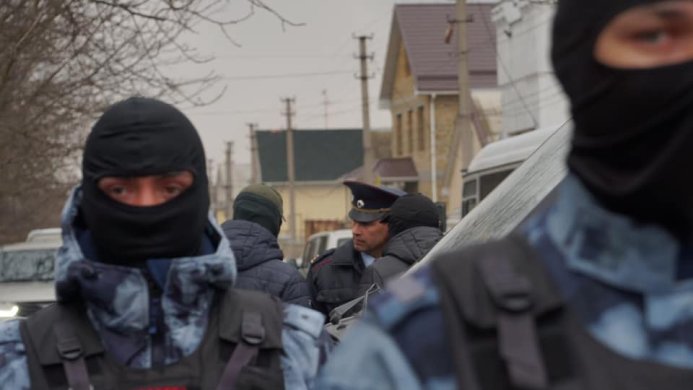Mass searches in the homes of Crimean Tatars, Simferopol district, 27 March 2019 / Photo: Crimean Solidarity