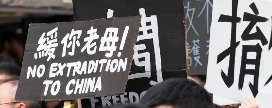 Невозможно отозвать людей с улиц: за что борются жители Гонконга