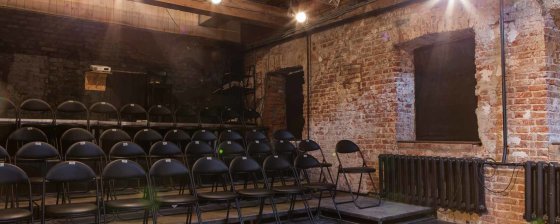 «Похороны и менты, менты и похороны»: как власти несколько лет пытаются закрыть Театр.doc