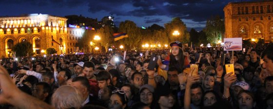 Соцсети и законы о стихийном собрании: как армянская революция стала реальностью