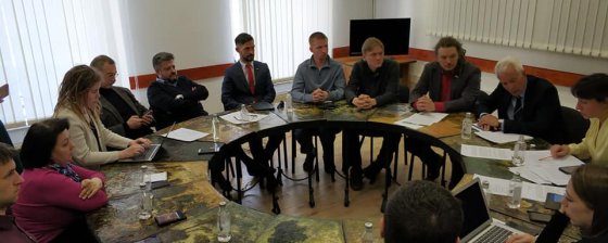 Свиные головы, кислота, избиения: муниципальные депутаты рассказали о преследованиях