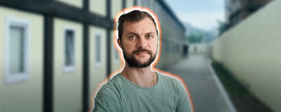 Осужденный по делу об акции с желто-синим дымом Григорий Мумриков провел 4 месяца в исправительном центре. Вот что он рассказал о своем заключении