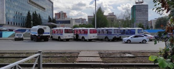 Задержания на всероссийской акции нацболов за честные выборы. Онлайн