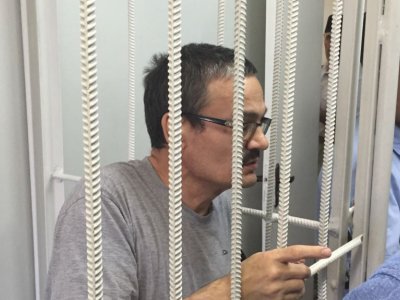      «На прогулку водят в ночное время одного, как в образе „шайтана“»
    