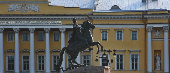 В Москве все еще действуют ковидные ограничения свободы собраний. Мы пожаловались на них в Конституционный суд