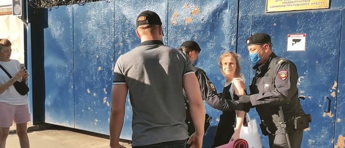 Бесконечные 15 суток. Как под разными предлогами отправляют под арест участниц Pussy Riot