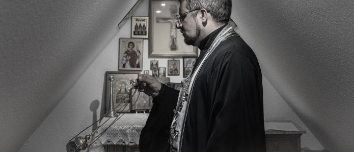 «Церковное подполье». Как живут российские антивоенные священники и кто им помогает