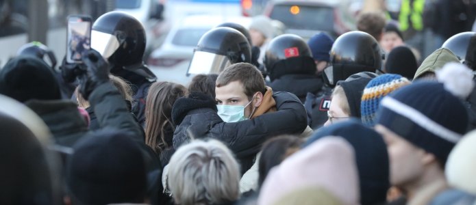 «И суды, и прокуратура закрывают глаза на очень многое». Интервью с юристом ОВД-Инфо Дмитрием Пискуновым