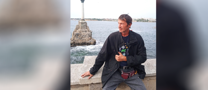 «Эти четыре улыбающиеся морды»: как за археологом в лес на раскопки приехали оперативники