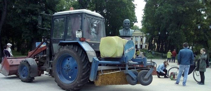 Задержания на агитационном субботнике Навального