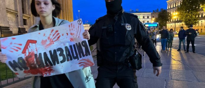 Rough arrests and call-up papers: anti-mobilisation rallies on 21 September