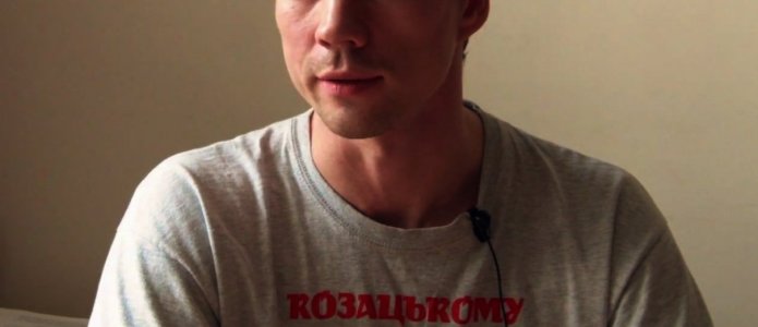 «За обедом мне дали целую буханку черного хлеба»