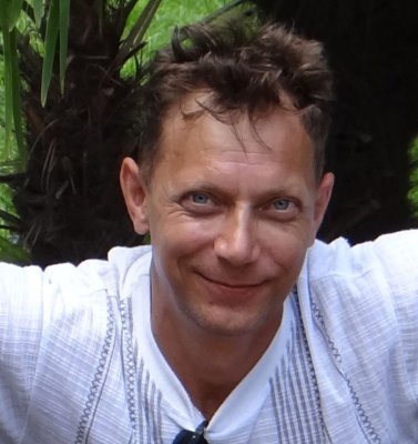 «Встреча закончилась смешной сценой — я встаю со стула, и диктофон выпадает на пол»